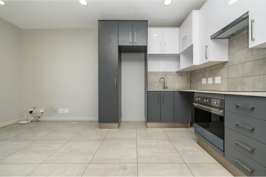 1 Bedroom Property for Sale in Summerstrand Eastern Cape